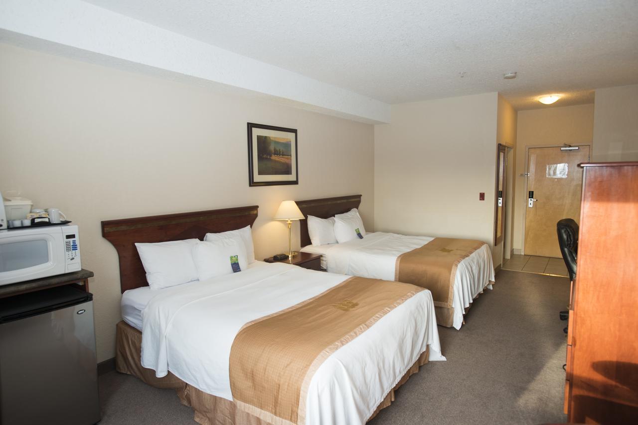 Lakeview Inns & Suites - Chetwynd Bagian luar foto